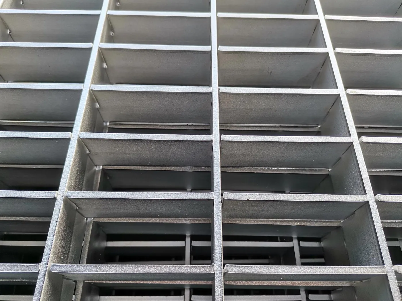 Stainless steel grating panel for food and pharmaceutical processing areas