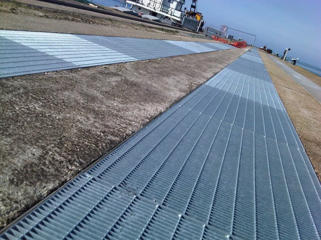 Steel grating deck installed at a port facility