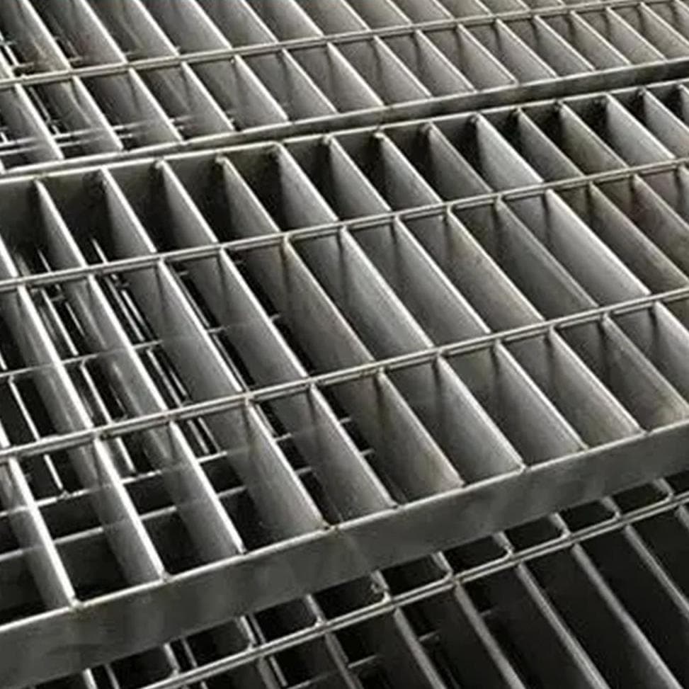 Clean stainless grating panel product sample with open rectangular spacing