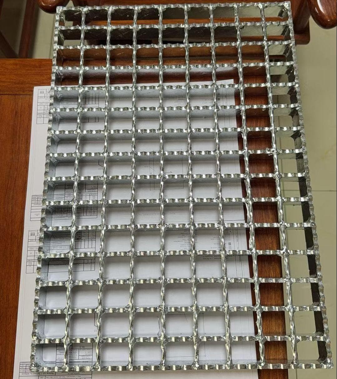Corrosion-resistant metal grating product sample viewed from above