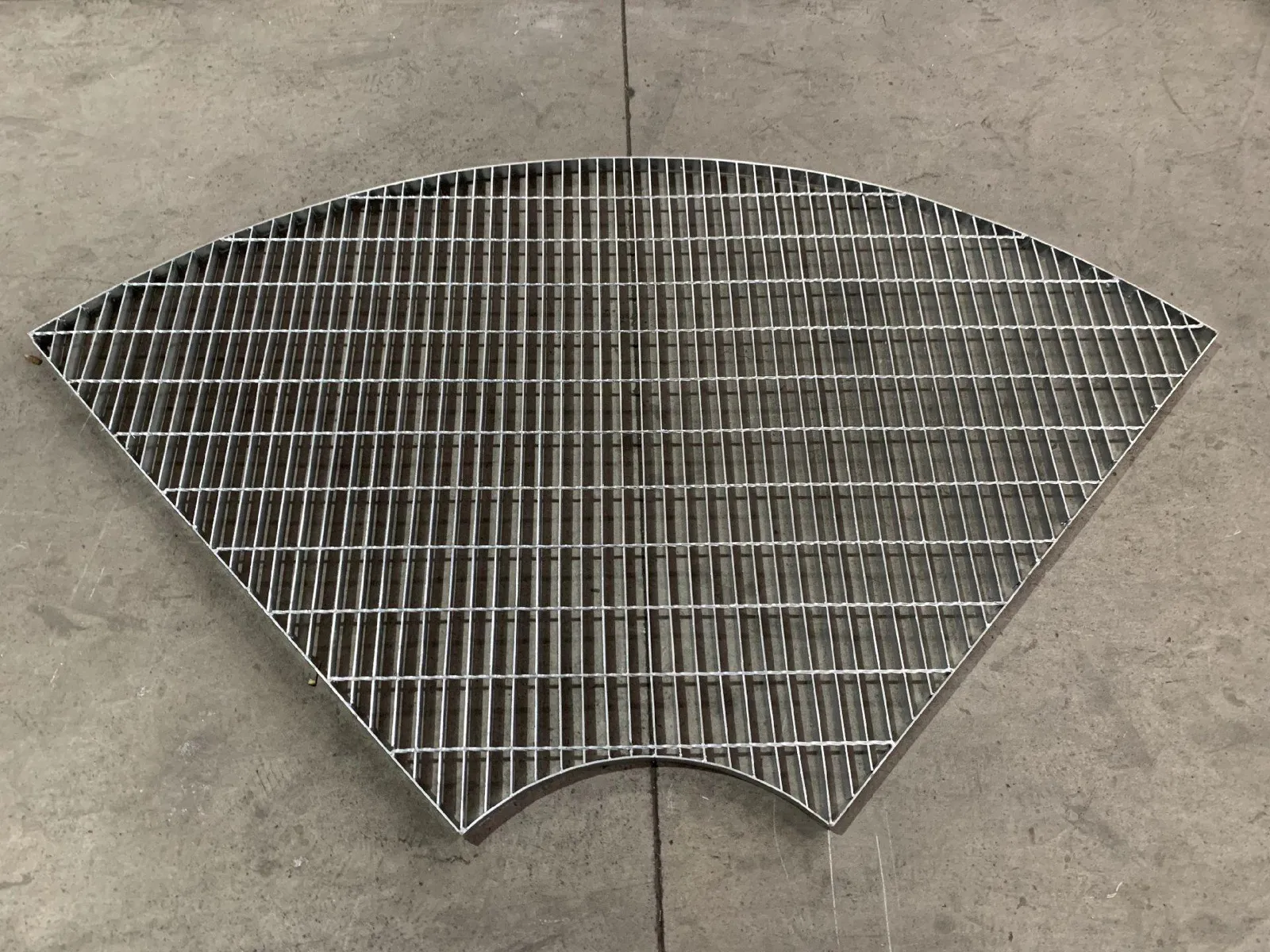 Selected custom irregular grating product view 1