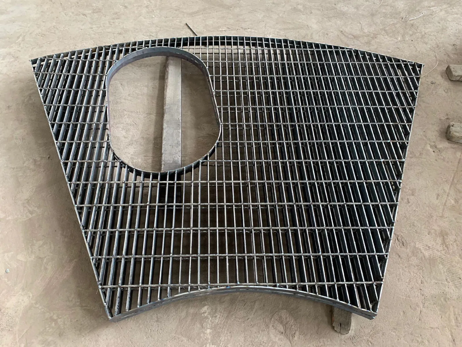 Selected custom irregular grating product view 4