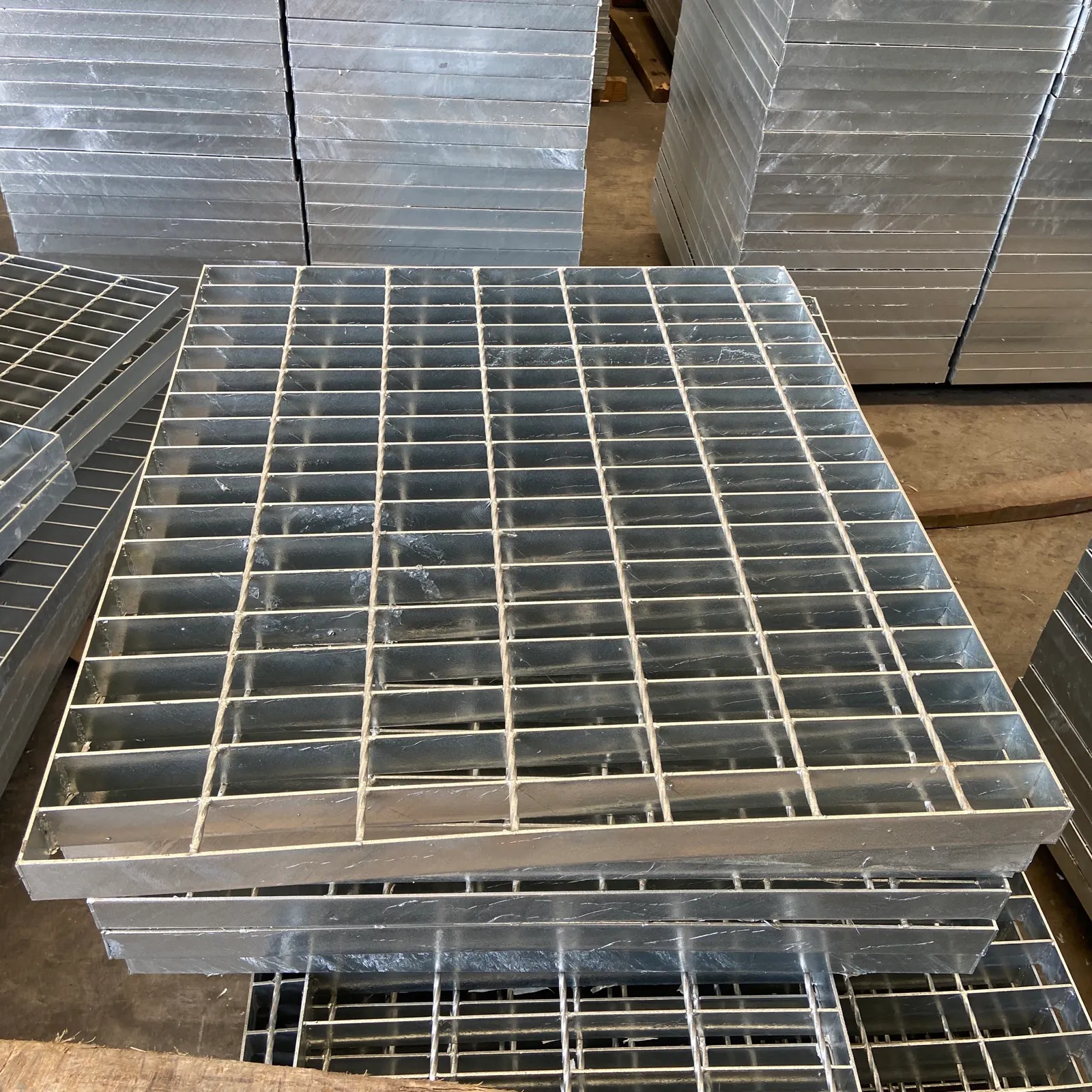 Selected light-duty steel grating product view 3