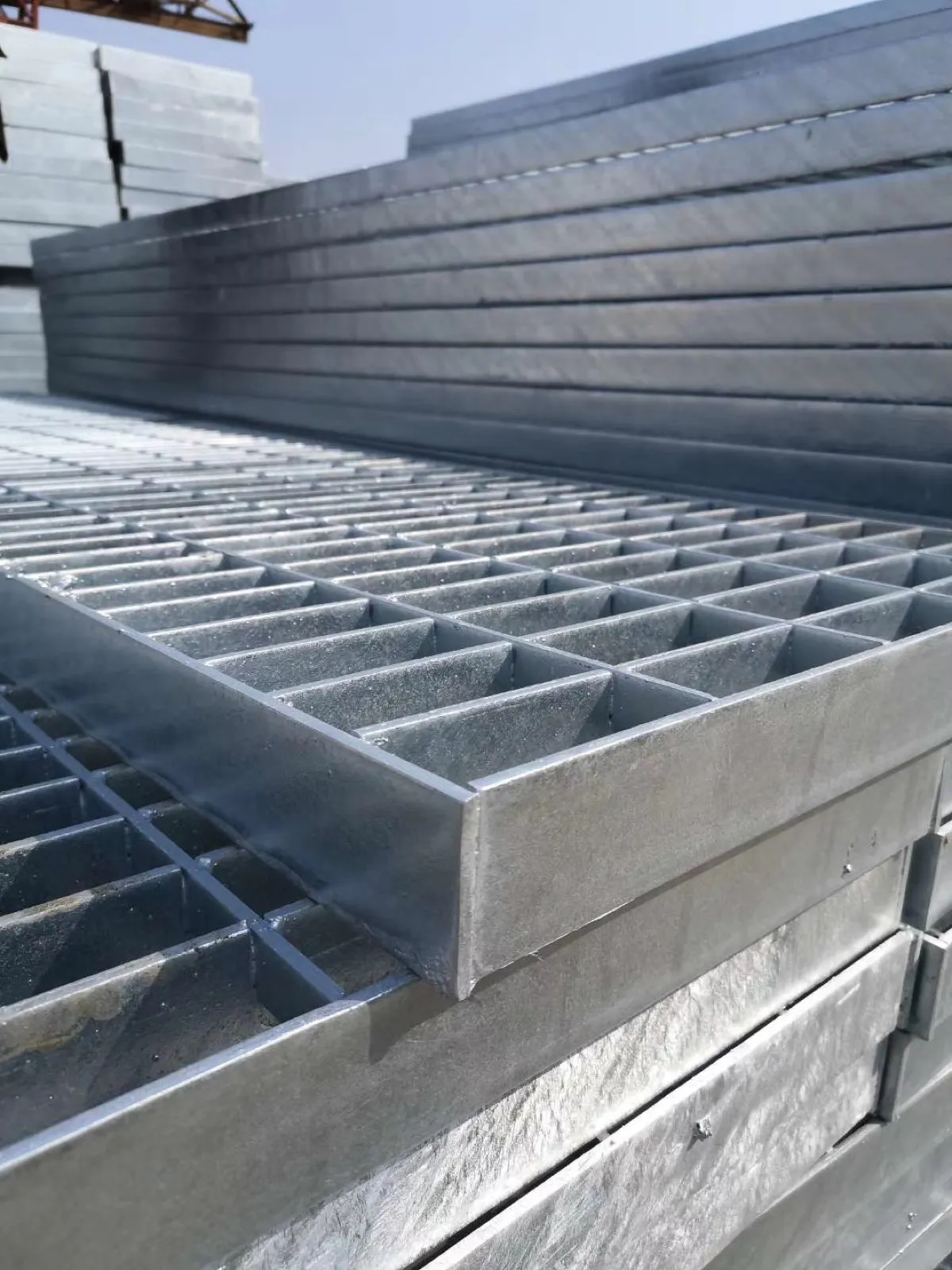 Selected press-locked grating product view 5