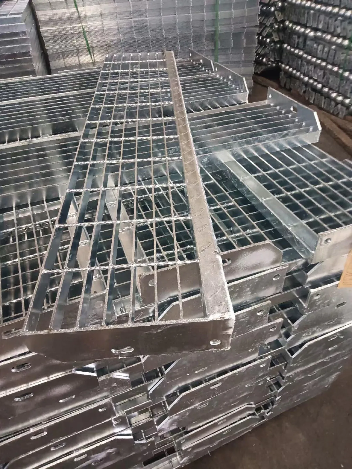 Selected steel grating stair tread product view 1