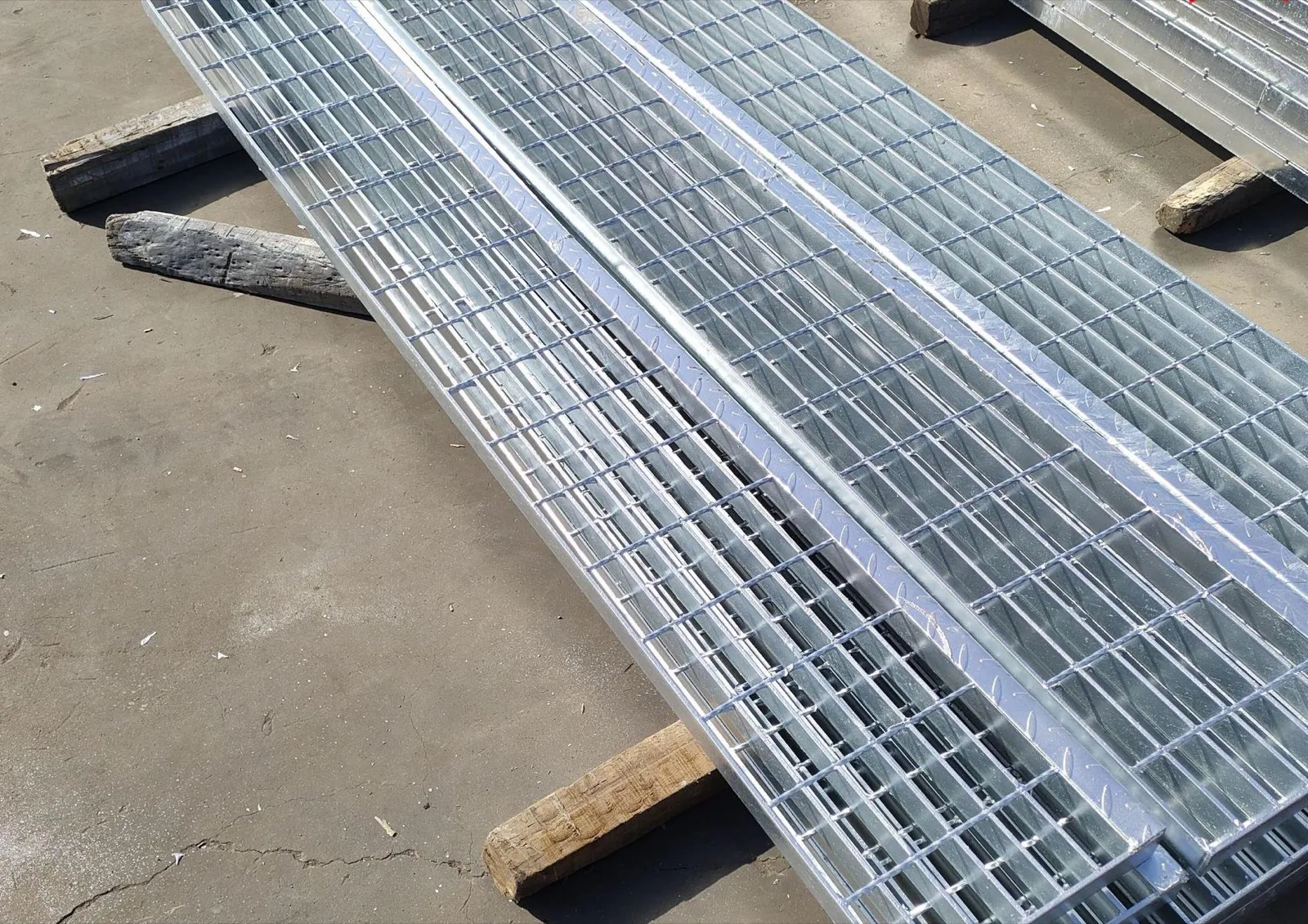 Selected steel grating stair tread product view 5