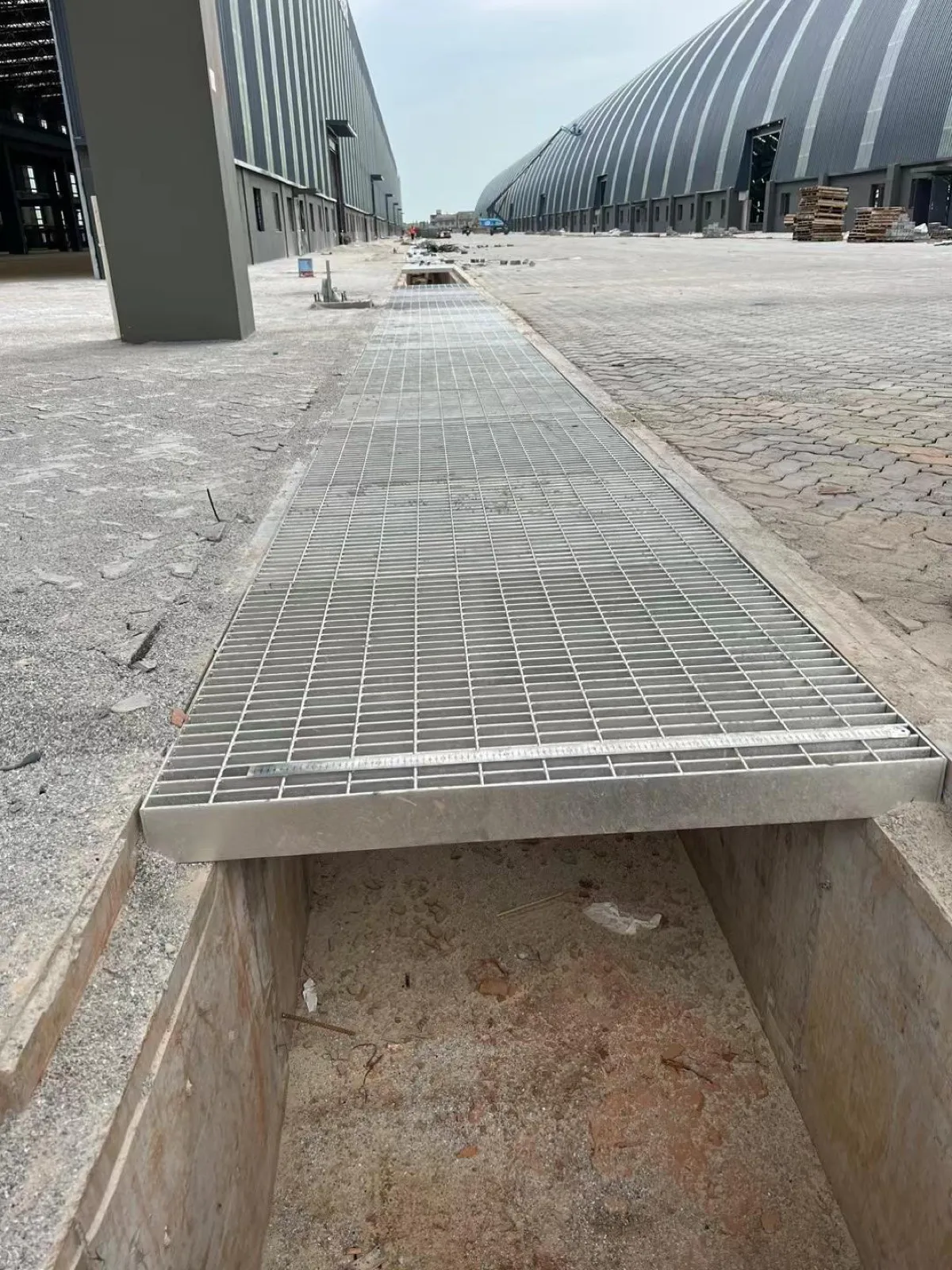 Selected trench cover grating product view 4