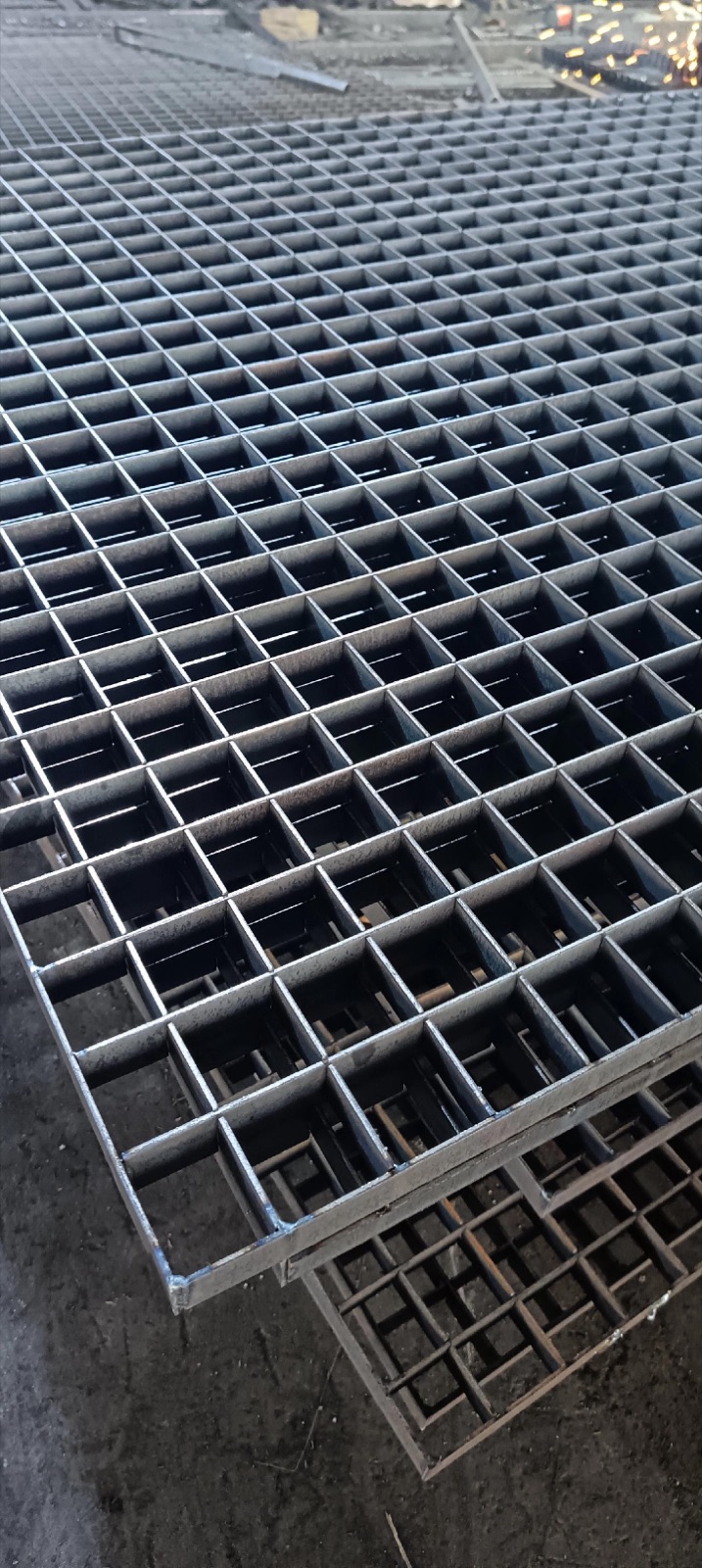 Close product sample view of welded bearing bars and twisted cross bars