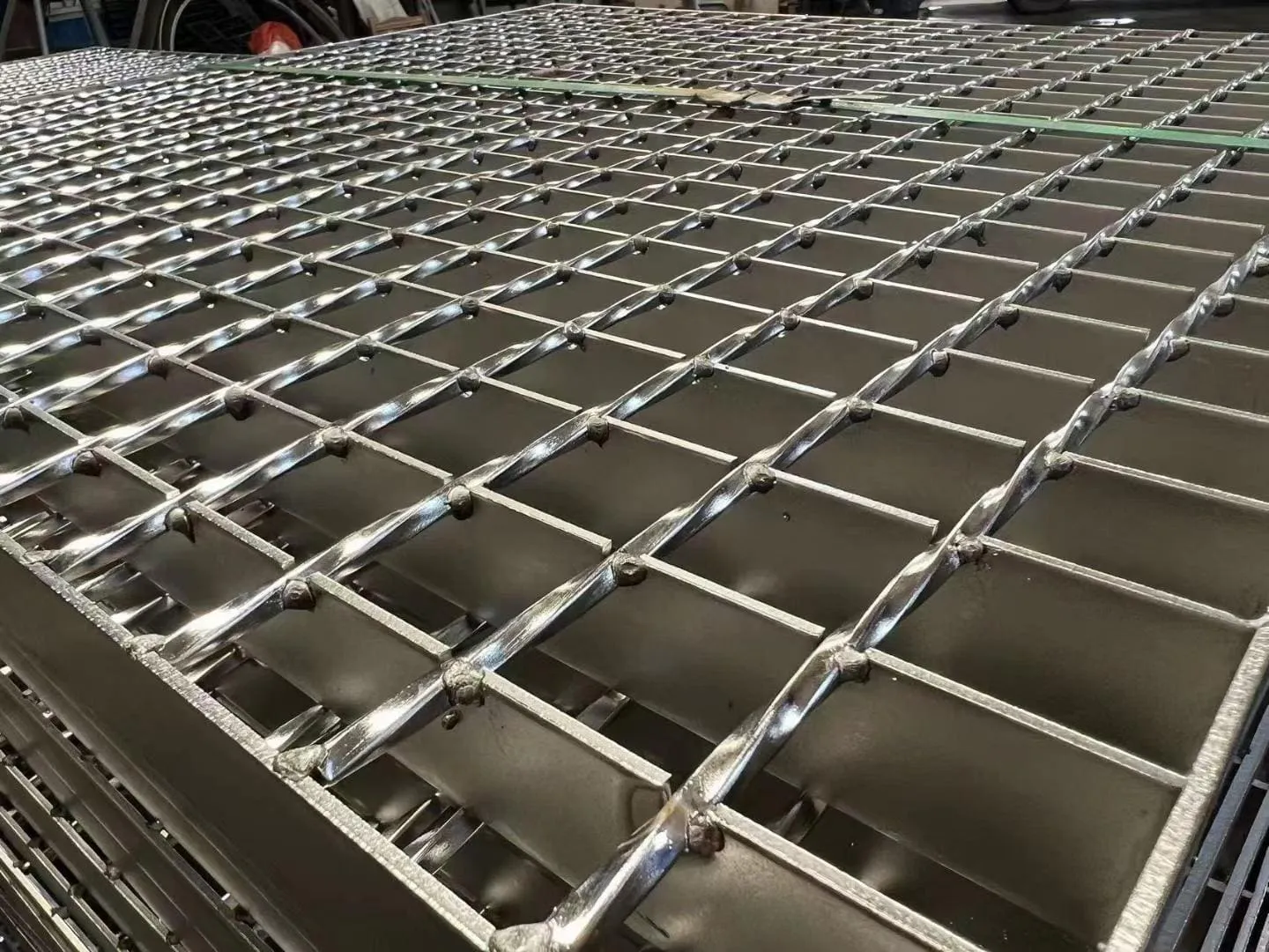 Stainless steel bar grating panel showing bearing bars and cross bars