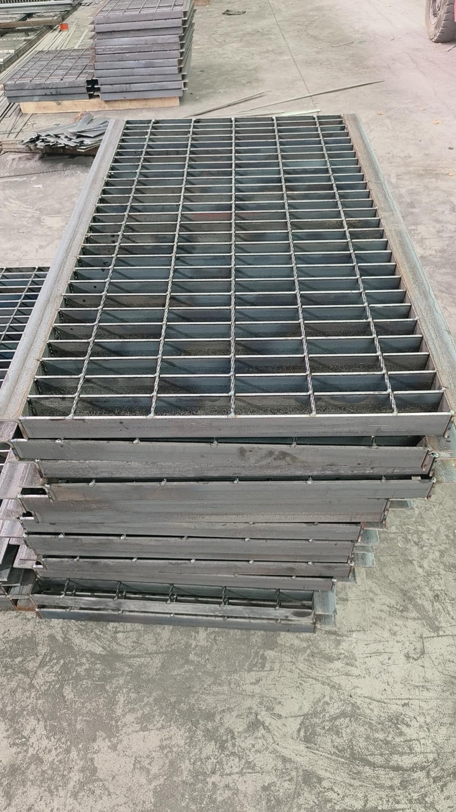 Galvanized steel grating trench drain covers with banded frames