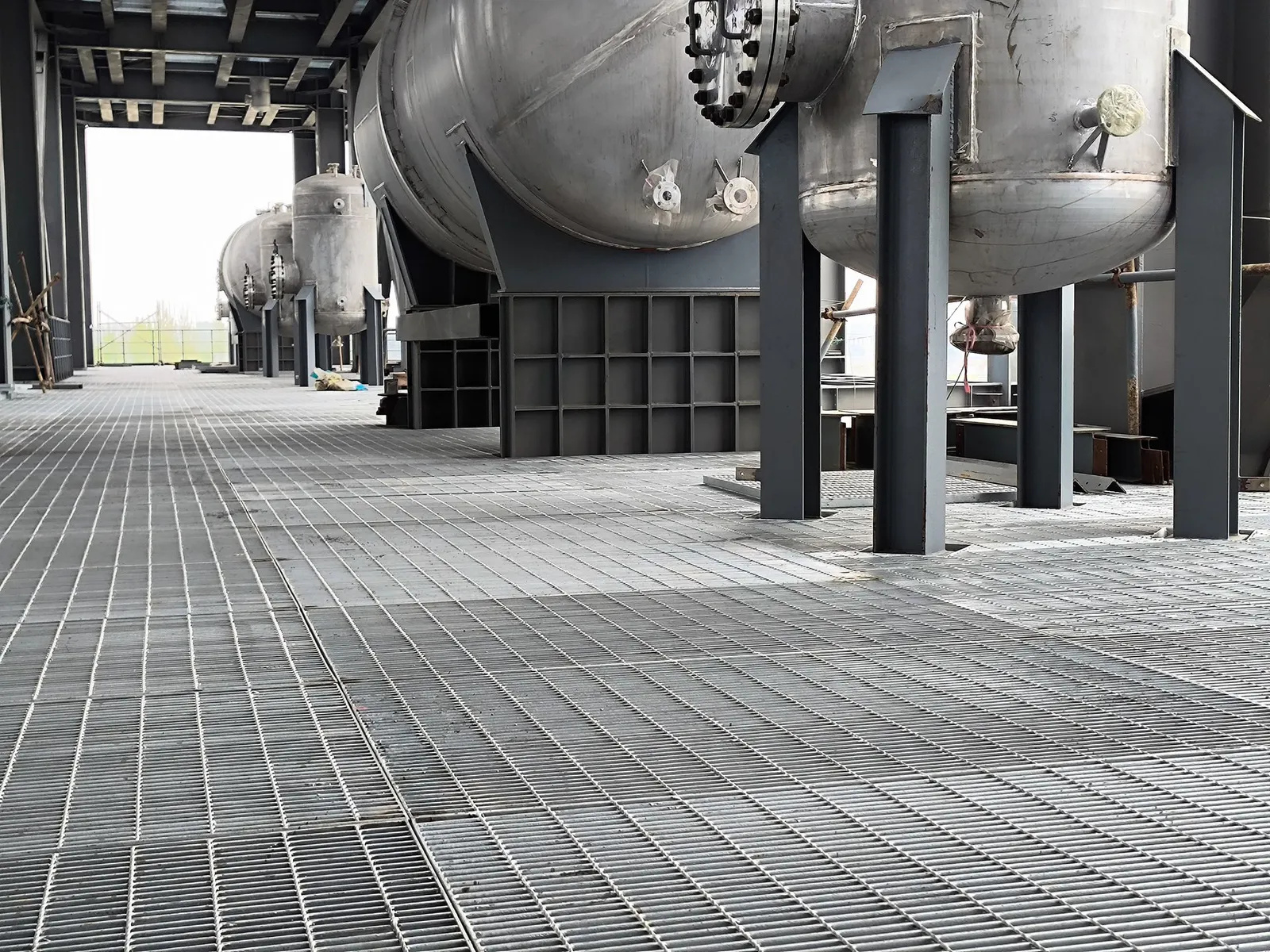 Steel grating operating platform around equipment in the Henan Shenma adiponitrile chemical unit