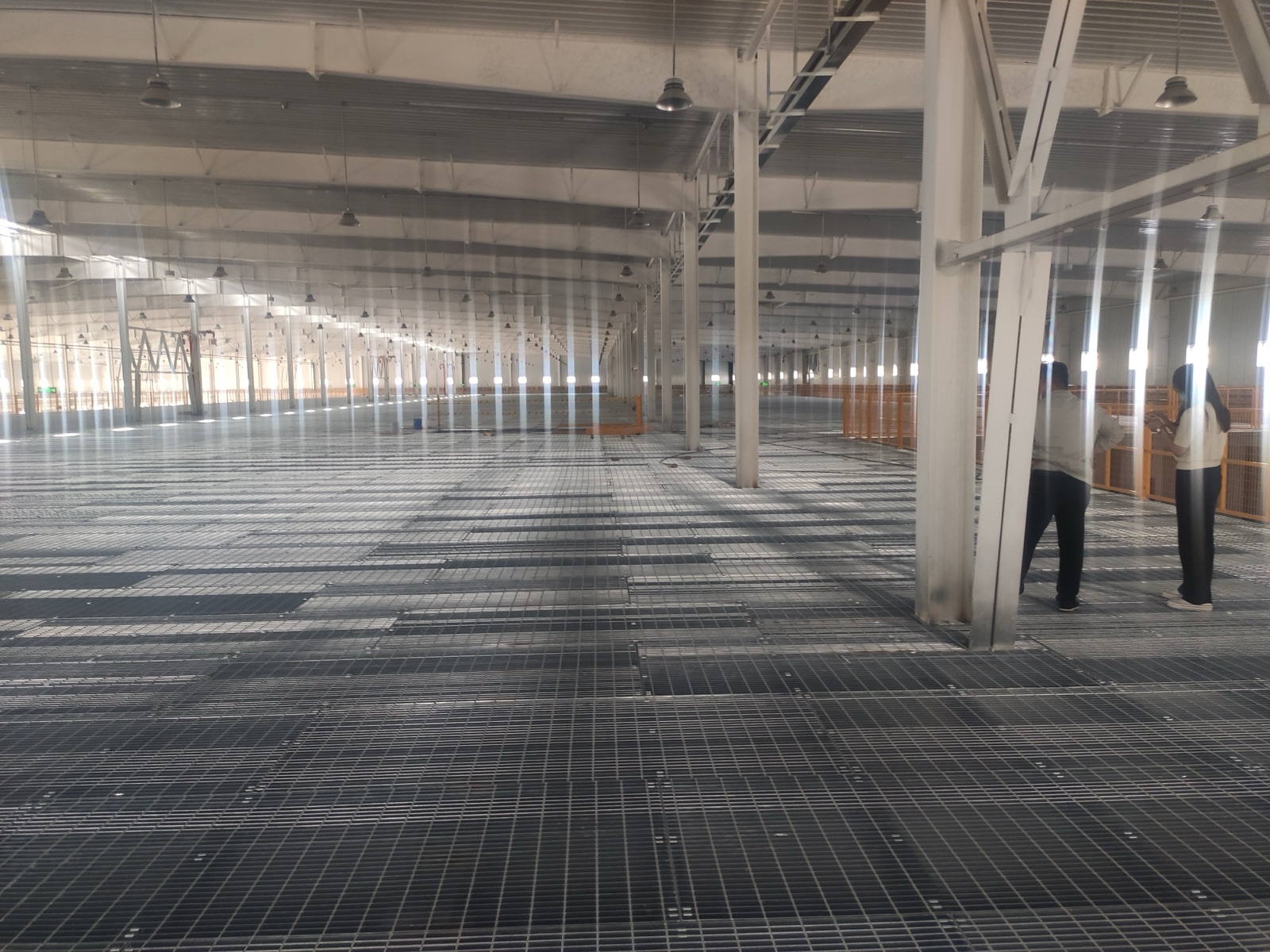 Platform grating detail in a warehouse